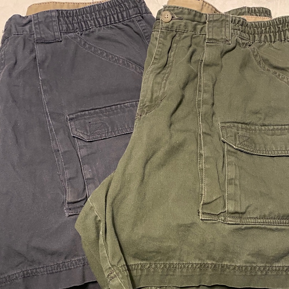 Men’s Outdoor Life Two-Tone Waistband Shorts in Tan & Navy